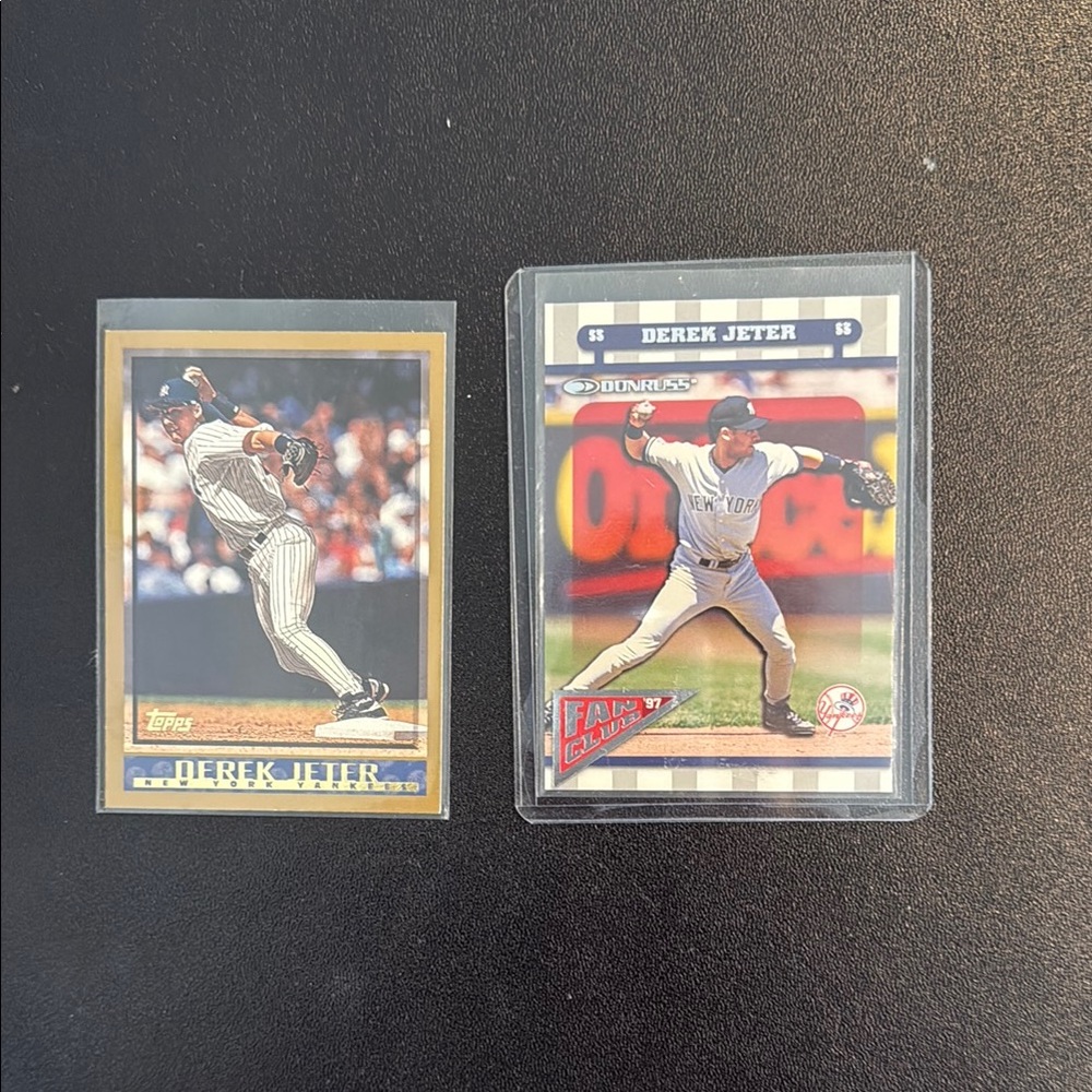 Derek Jeter Baseball Cards - Lot of 2